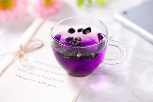 电子产品|3岁女孩双眼近视1000度!眼科医生常吃3物,度数不涨反降!