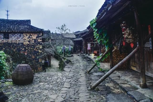 古建筑|“空中乡村”金华市磐安乌石村，有着680多年的古建筑，约起来