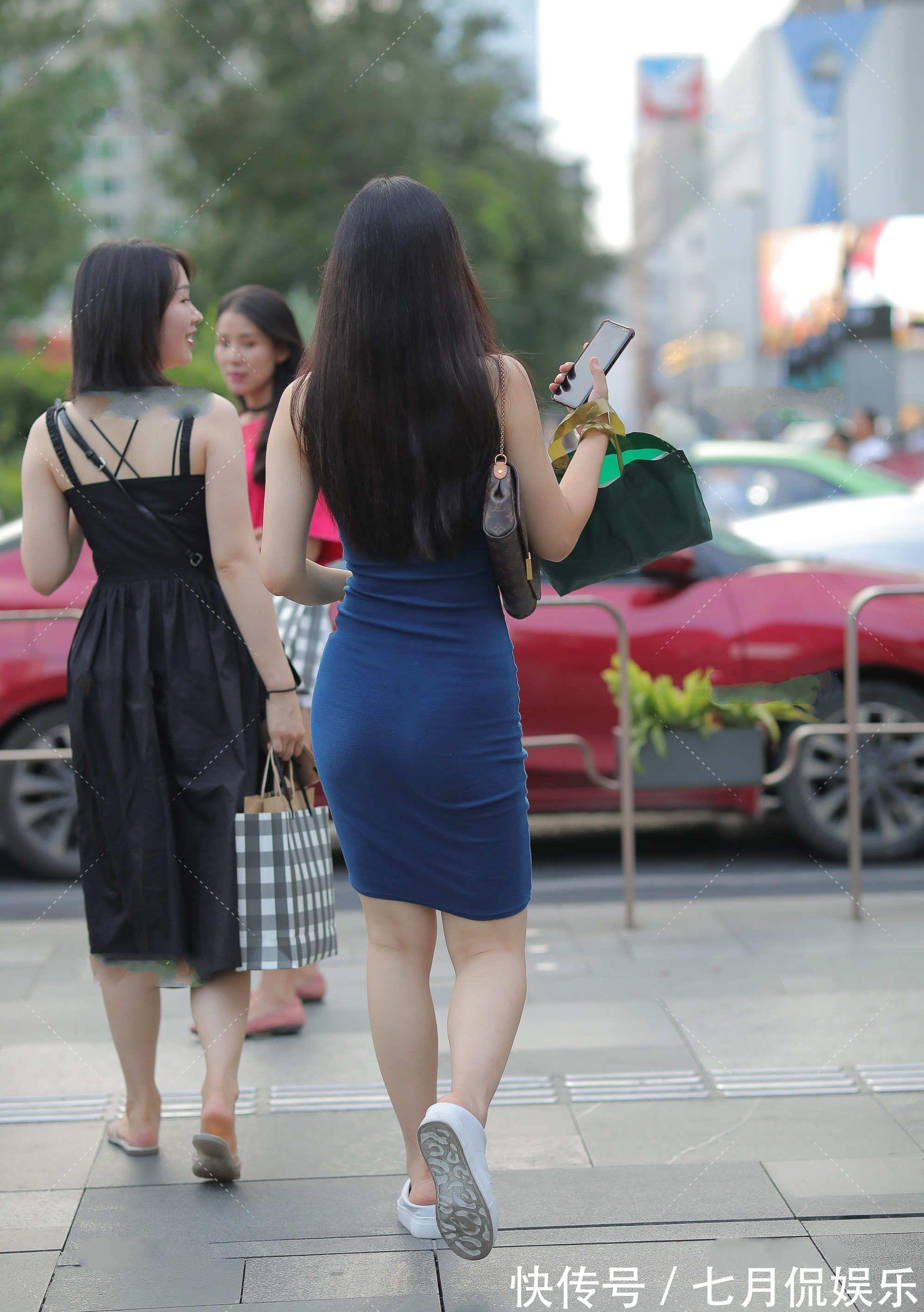 无袖|深蓝色连衣裙百搭经典，修身版型很显瘦，高级气息十足