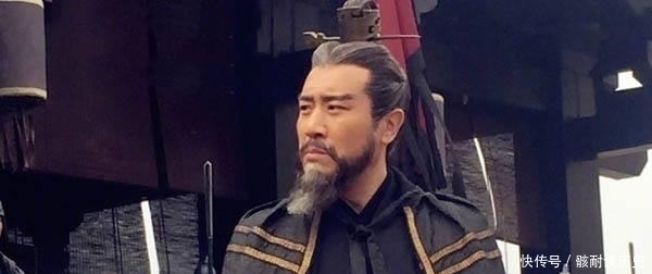 他出身名门爱好读书,以有不了解的知识为耻,差点被族人吉本牵连