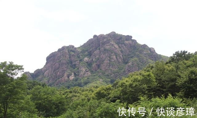 山组|看图：烟台海阳林寺山上的奇石多，有块“风动石”很出名