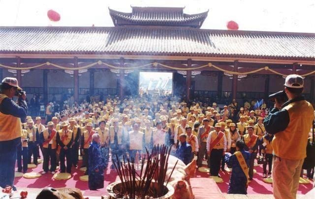 客家围屋|客家人迁徙了上千年,却语言不变人才辈出,其向心力为何这么强