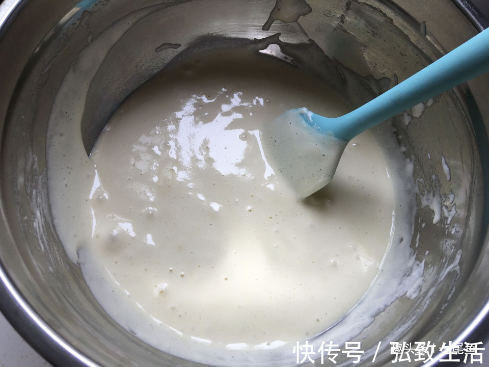 四个鸡蛋一碗糯米粉这样做，不煎不炸不蒸，香酥可口又松软