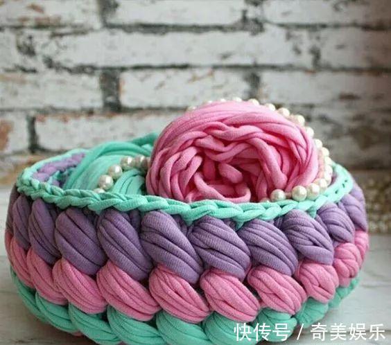 旧衣服剪几刀,制作布条线,拿来钩编收纳盒,非常实用!附教程