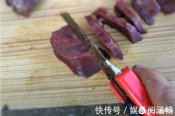 猪肝饵——野钓鲶鱼“必杀技”,灵活选用让鱼获最大化