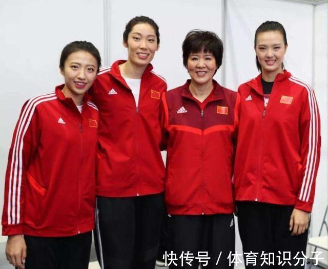 中国女排国家队|新华网为中国女排站台!对郎平不惜溢美之辞,新主帅可以安心了