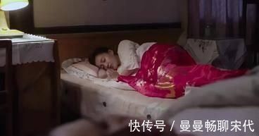 二宝|二胎出生后老大应跟谁睡宝妈的决定遭全家人质疑,3年后被夸赞