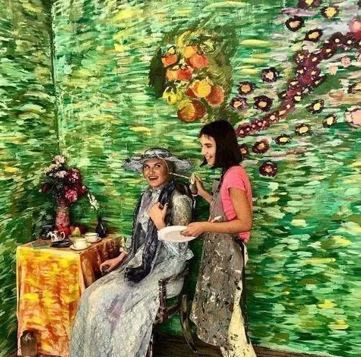 小天才!7岁天才小画家,把真人画进作品,创意堪比毕加索,获得国际认可