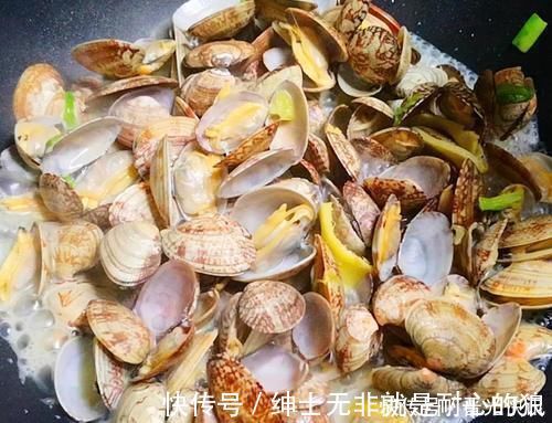 花蛤|吃花蛤时满嘴沙子?用这个办法,花蛤使劲吐沙,在家吃一样过瘾