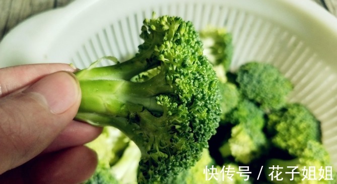 爽脆|5种焯水后才能吃的蔬菜，切记再懒也不能省去这一步，建议都看看！