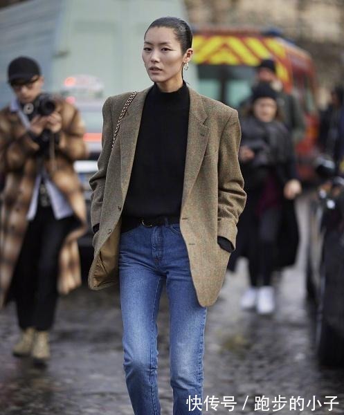 气质|刘雯的时尚看不懂,弄个大油头就算了还紧贴头皮,气质都改变不少