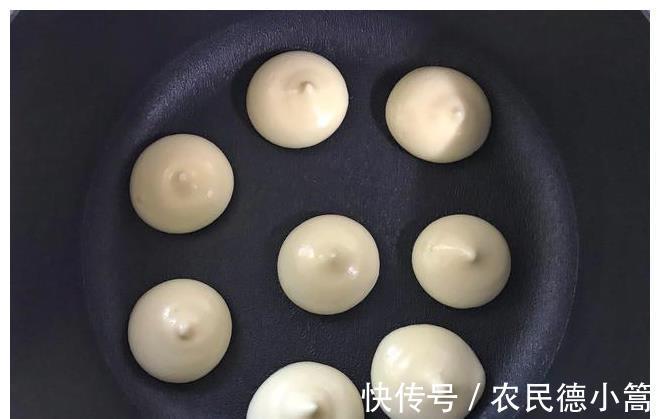蛋黄|天冷了,这早餐成了孩子的最爱,一口一个营养好吃,平底锅就能做