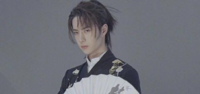 王一博代言炒cp线上店铺被搬空，肖战同款撇清关系遭cp粉退款