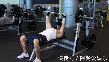 大肌|90后帅气小伙,打造出立体胸肌,男人如何练习胸大肌?