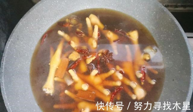 卤鸡脚|自己在家做卤鸡脚,Q弹可口,制作简单又好吃!