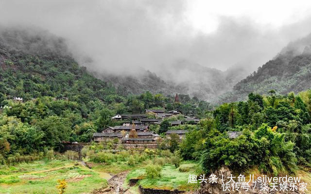 康熙年间|曾经清朝富甲一方，现如今却衰败没落，一座长在山中神秘的古村落