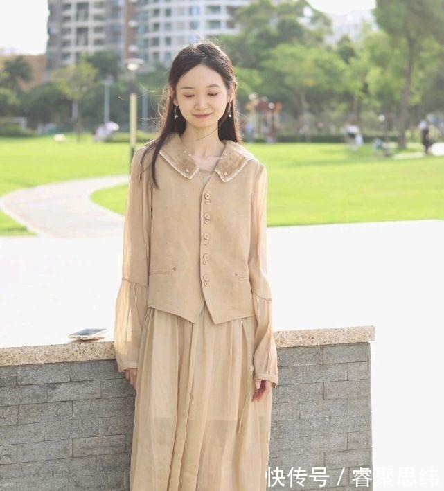 视觉效果 女人的服装穿搭很有讲究,可以穿上精致的裙装,轻松成为优雅女人