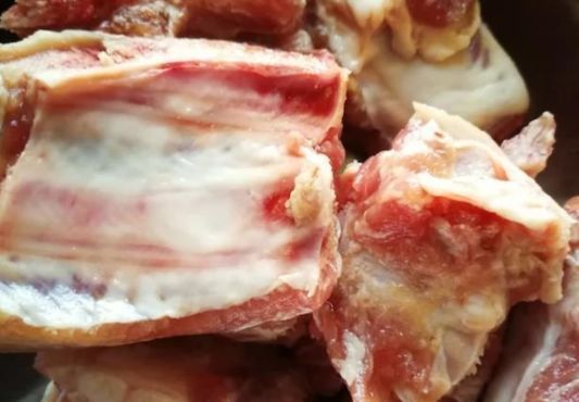 第一次把排骨和它一块炖,原来这么好吃,全家一大盘没吃够