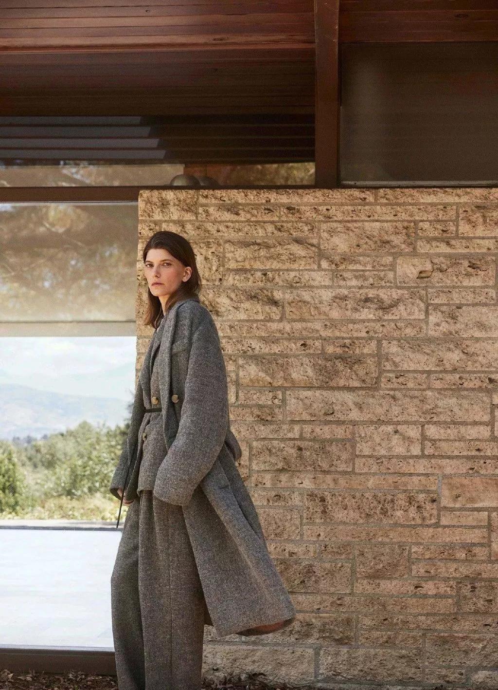 2021时尚秀场:开年时髦穿搭套路:“上短下长”,今天开始流行?