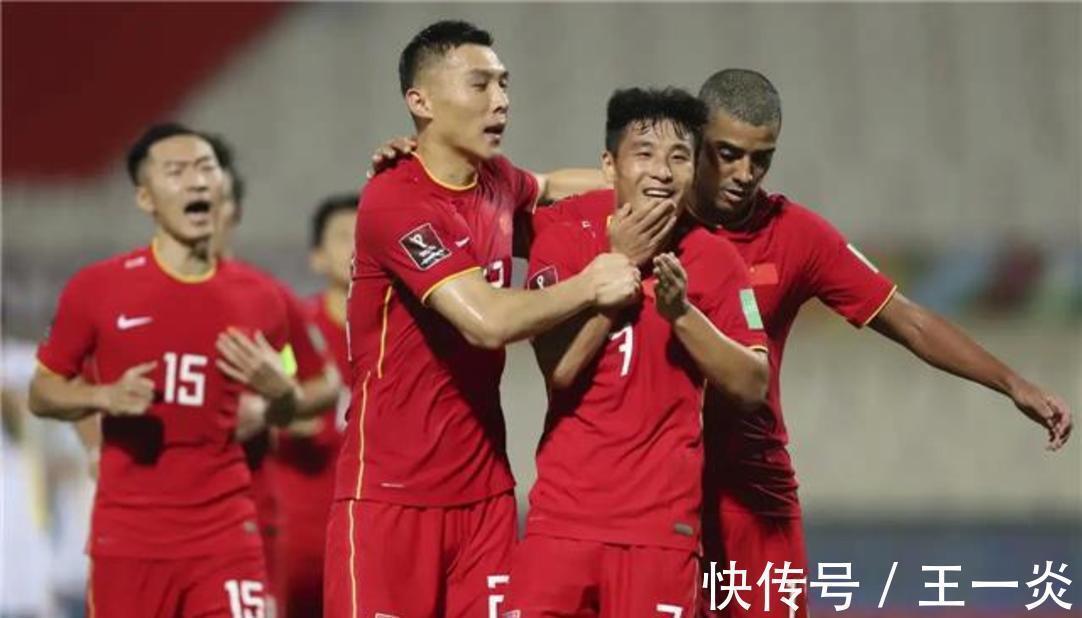 中国国家足球队|02届国足吸取谢晖教训,聚餐不拍视频!国足赢越南前不敢大声说话