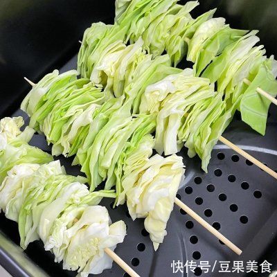 家常菜这么多，低卡包菜串串一定不可错过