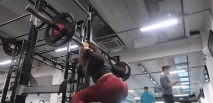 臀大肌|号称“中国第一美臀女神”姜黎明她将臀部练到极致,让人羡慕