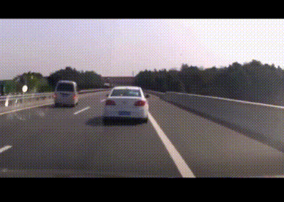 |搞笑GIF：小伙子，看你这销魂的舞姿，日后必成大器啊