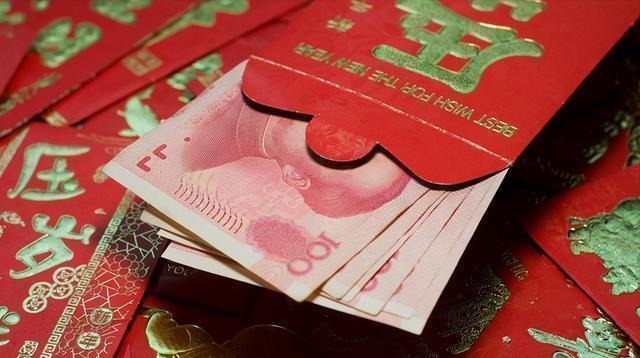 婴幼儿|老人家帮忙带孩子,过年应不应该给他钱?来听听这些老人说的回答