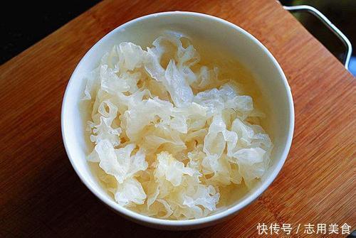 银耳|此果是个宝,熟吃比生吃还有效,三天两头吃一回,脸色好,腰变细