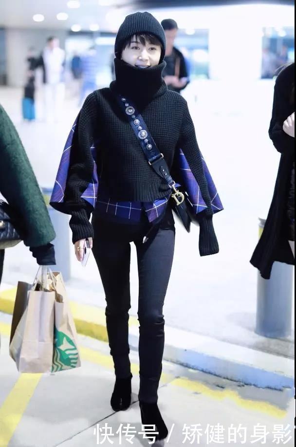 小白鞋不流行了,今年秋天火了这双“马蹄鞋”,时髦个性还显高