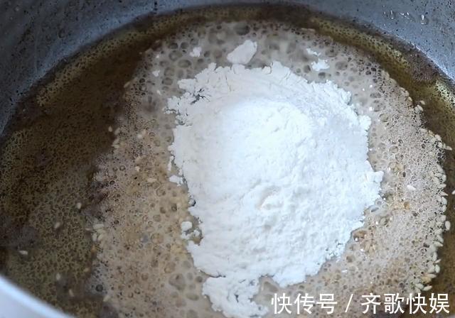 保鲜膜|葱油饼有诀窍，香酥掉渣，葱香十足，一层比一层香，天天吃都不腻