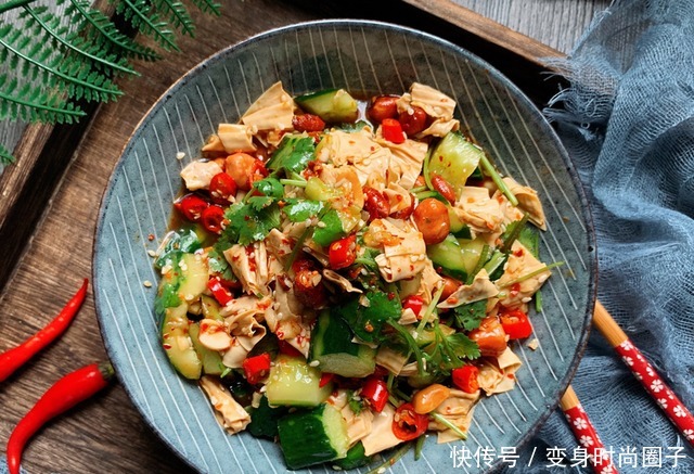  调凉菜，只加生抽是外行！教你万能凉拌汁，酸辣爽口，调啥都好吃