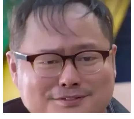 超级女声|网友曝料李宇春出售成都一套别墅，售价3.2亿，够普通人赚5000年