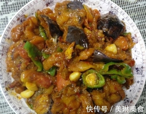 女朋友第一次来家里，爸妈烧拿手菜招待，女朋友：明年结婚！