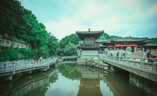 成千上万|峡谷流泉,崖壁盘石,印证了唐宋阶段成千上万大文豪的豪情壮志