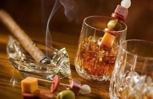 入院|45岁男子，尿酸高达860，肾衰入院，医生直言：睡前3件事别再做