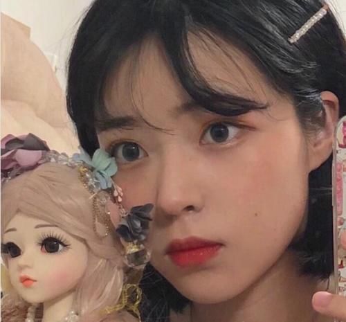 小宝贝 这3种发型女生自认为很好看,实际上发际线上移,变成秃头小宝贝