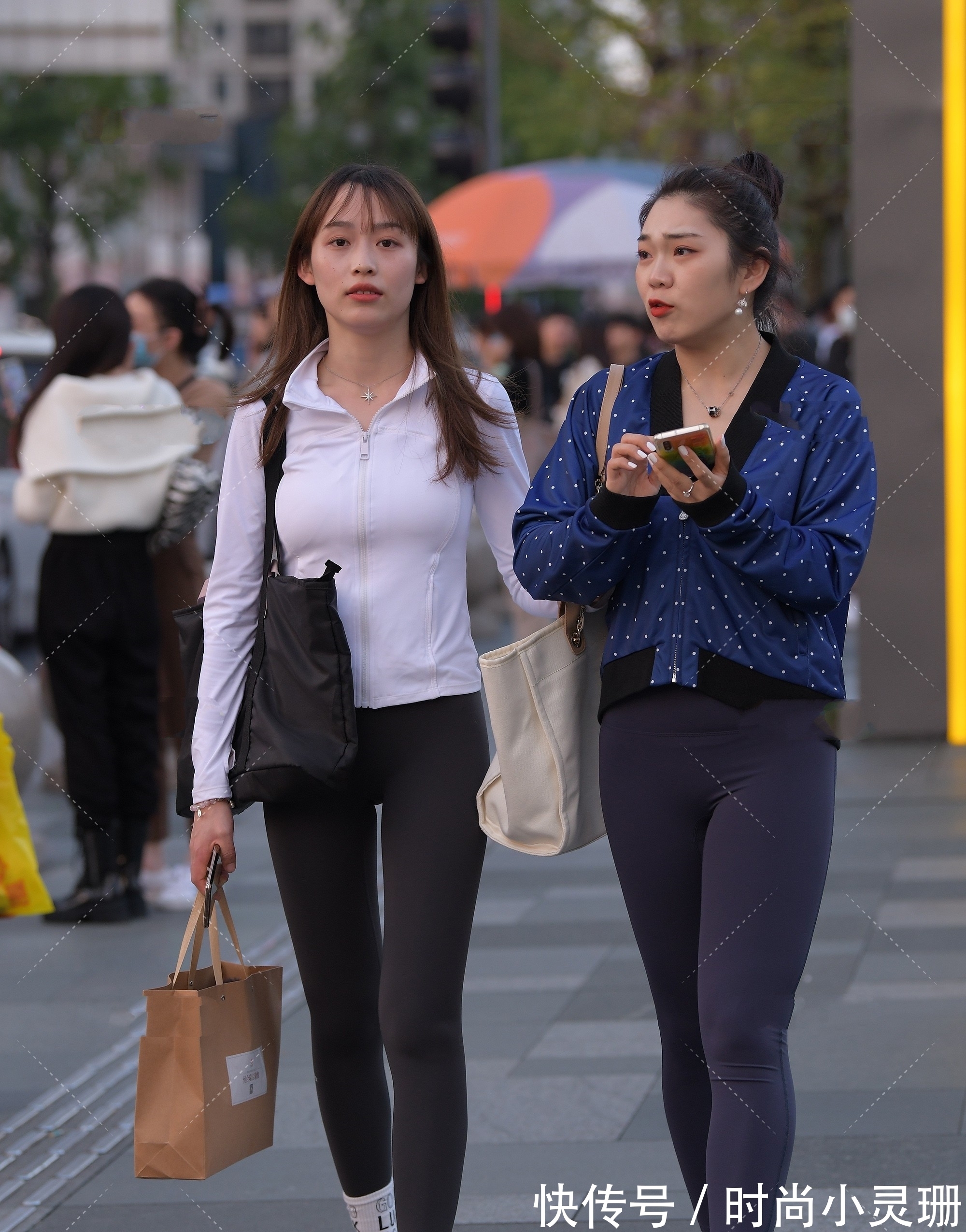穿搭 白色运动外套搭配黑色运动裤,修身显瘦,青春有活力
