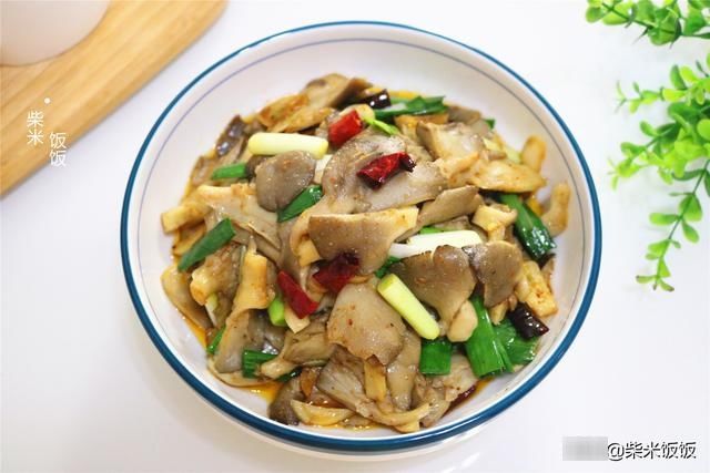 蘑菇的神仙吃法，一出锅满屋香，开胃下饭，给肉都不换