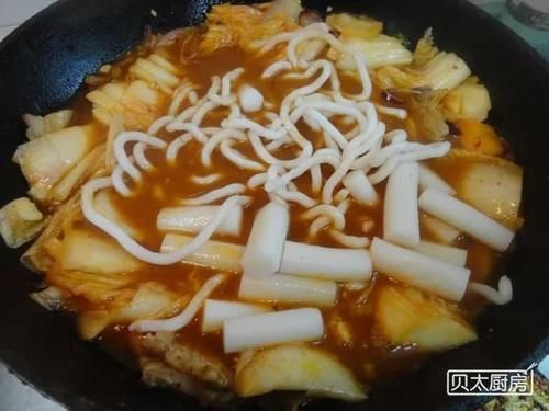 一人食的小火锅，每天都要不一样的好吃味，全身暖暖的！