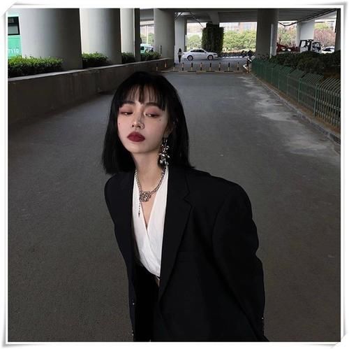 春夏季节，选择这5种“初恋”短发，美出新高度