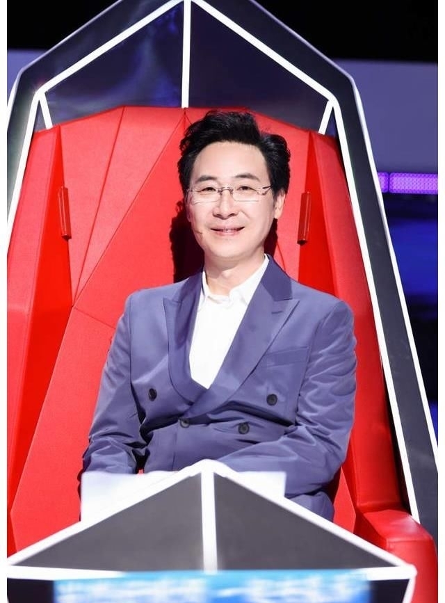 王泓昊|廖昌永首度擔(dān)任導(dǎo)師,沉穩(wěn)迎戰(zhàn)李榮浩