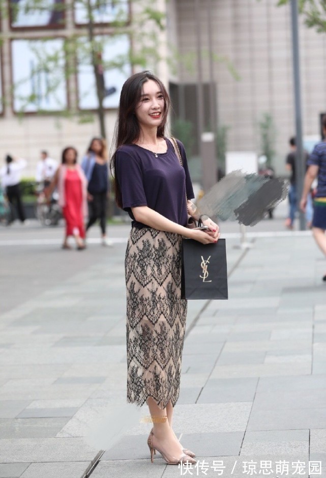 蕾丝裙 会穿衣服的女孩才是最迷人的,这种蕾丝裙,穿起来真是“美如画”