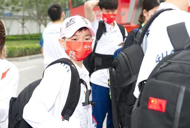 全运会|全红婵无法见父母!14岁天才还有重要任务去完成,真是苦了孩子了