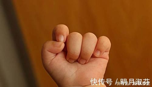 发育|孩子聪不聪明,不用等到他长大才知晓,看宝宝的“手”就可以了