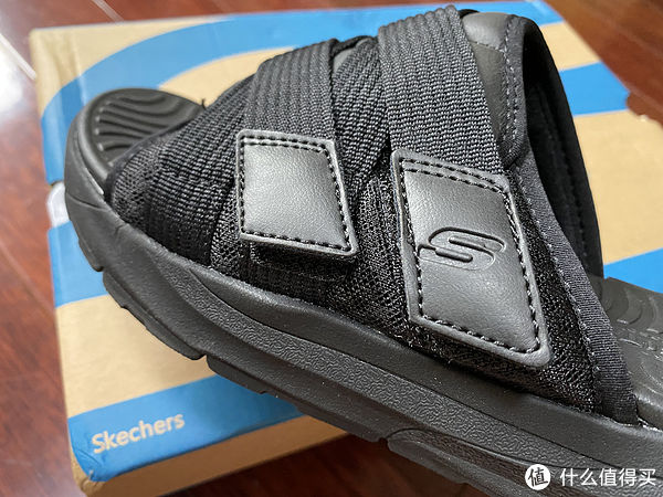 拖鞋|舒适厚底的Skechers休闲拖鞋