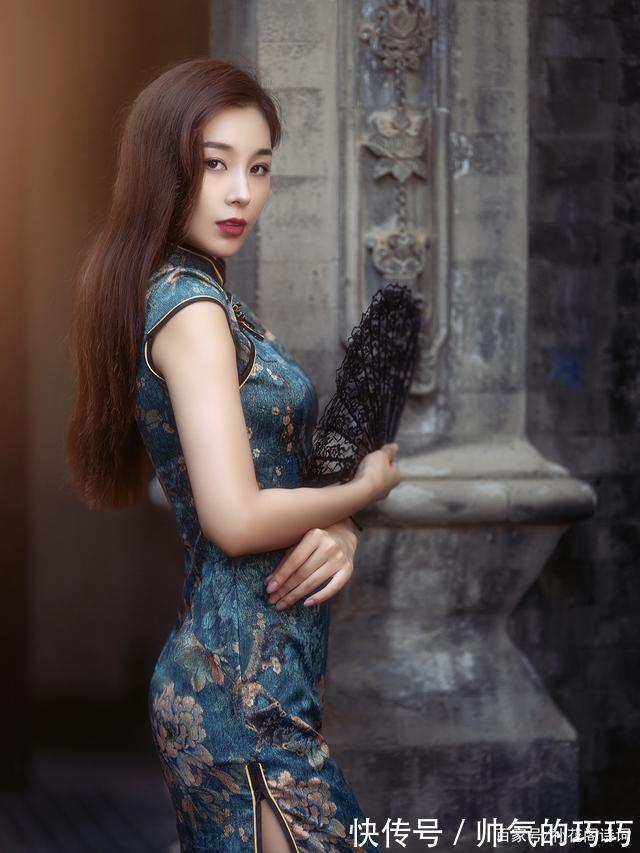 北斗望京华#嵌句·七言绝句(十首)粉妆涤尽随秋水,荒冢虫鸣雨打沙