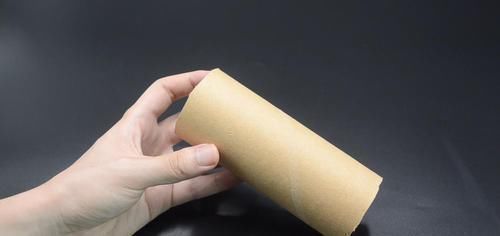 垃圾袋|保鲜袋用完后的纸筒不要扔,原来放在家里特别实用,方法太赞了