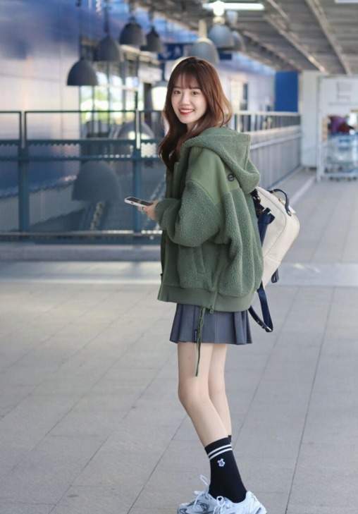 外套|冬天的第一件外套非“羊羔毛”莫属,保暖时髦还减龄,潮人都上头