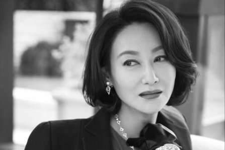 《浪姐2》总决赛：惠英红爆料容祖儿膝盖受伤，金晨、孟佳助阵